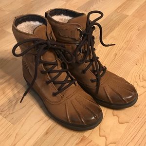Ugg Azaria Duck Boots